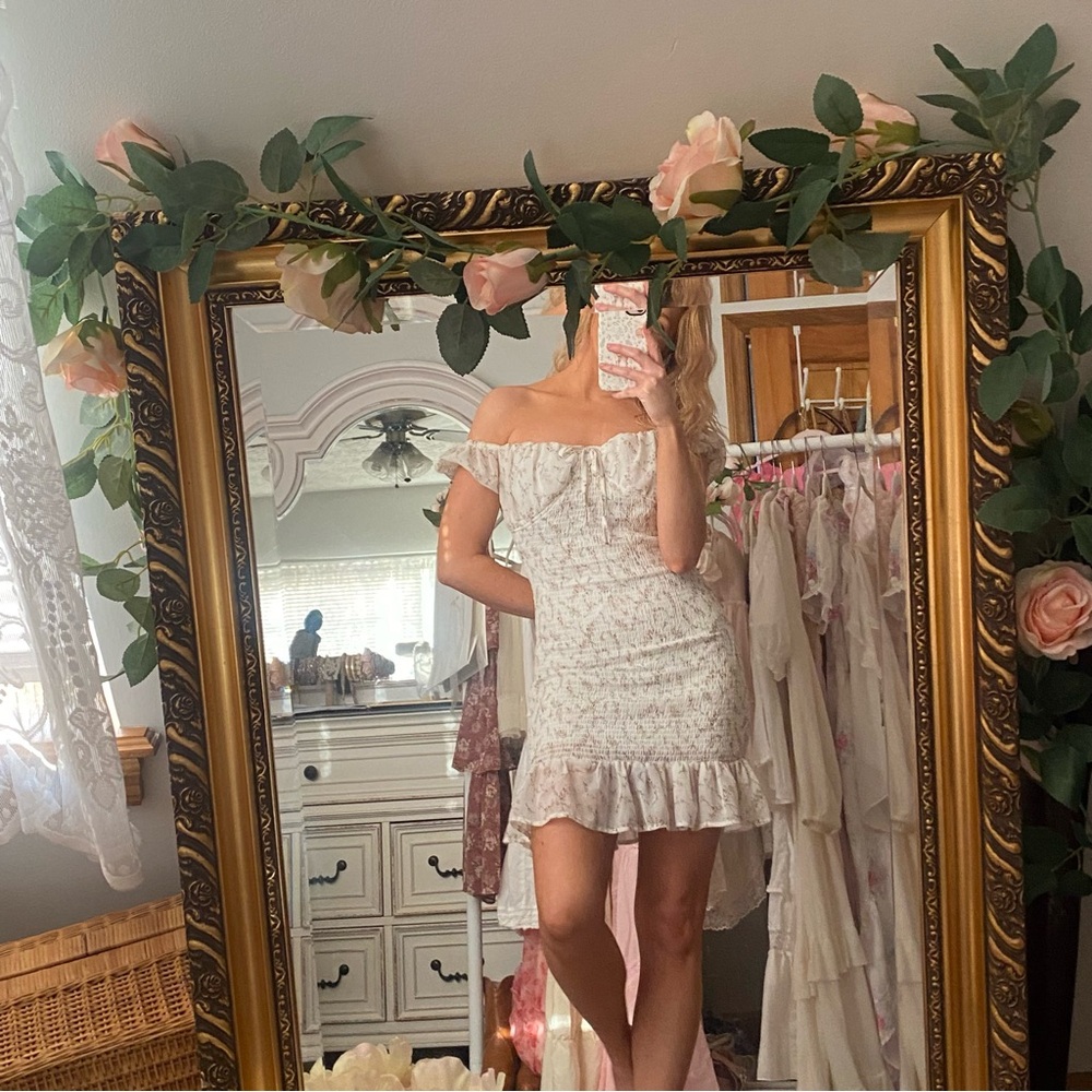 Cream Ruffled Floral Tiered Sundress with Puff Sleeves - Picture 3 of 7
